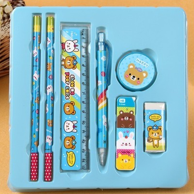 文具新寵 廠家直供卡通人物七件套，義烏徐蕾商行為小學生獎品市場注入活力